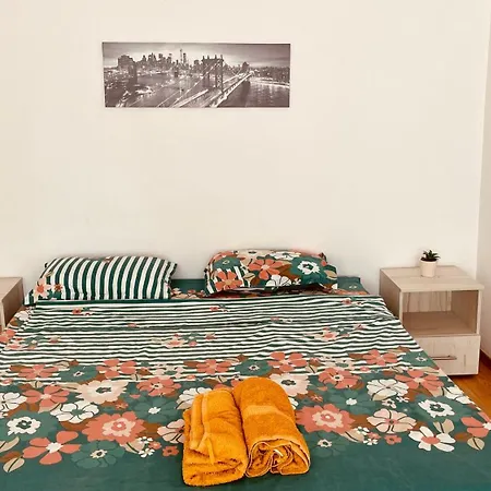 C-House - Apartament 2 Camere Ramnicu Valcea Exterior photo