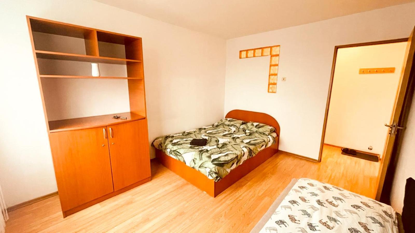 C-house Inchiriaza 2 In Regim Hotelier *