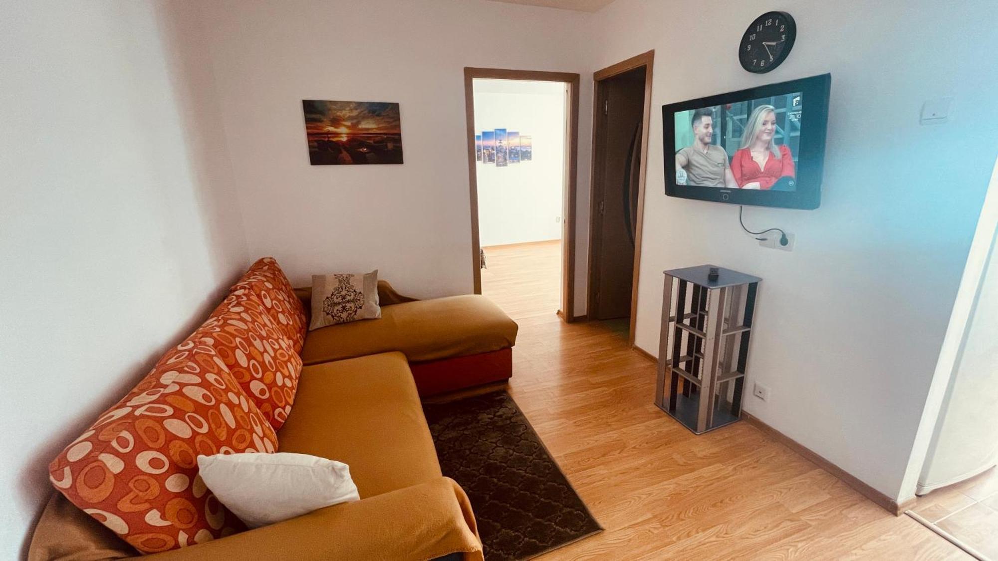 Apartment C-house Inchiriaza 2 In Regim Hotelier Ramnicu Valcea